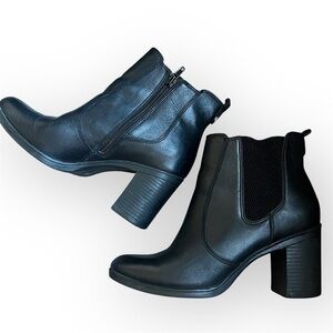 Giani Bernini Korma Leather booties, black, 3.5” heel, size 7M